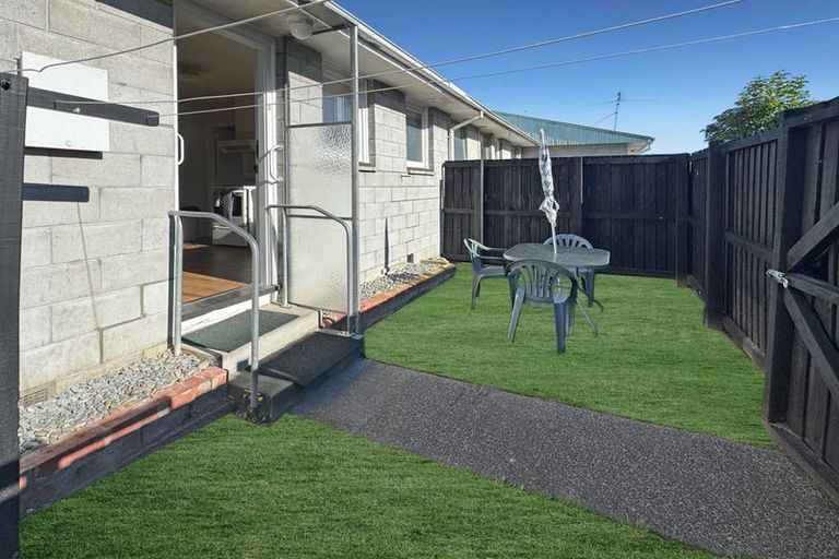 Photo of property in 3/225 Edgeware Road, Edgeware, Christchurch, 8013