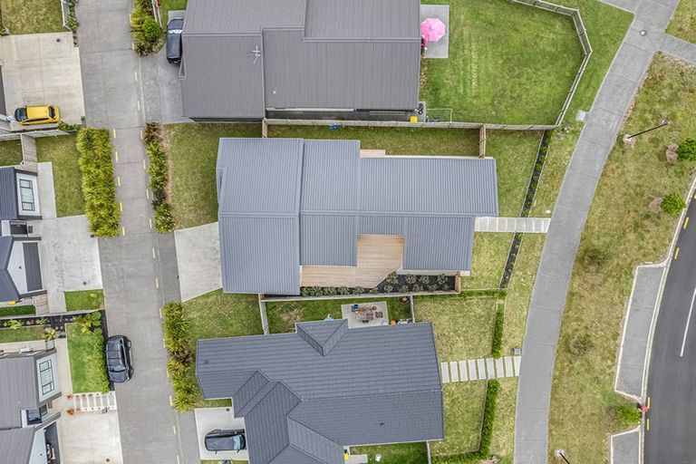 Photo of property in 17 Uatoto Road, Clarks Beach, 2122