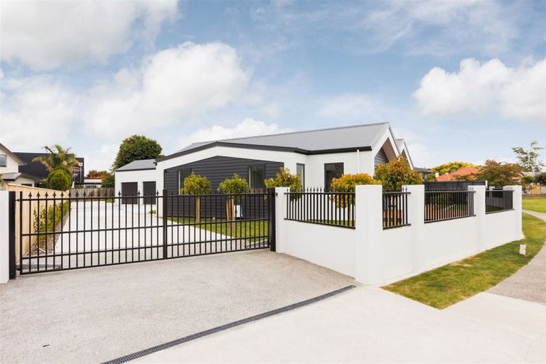 Photo of property in 92 Jickell Street, Hokowhitu, Palmerston North, 4410