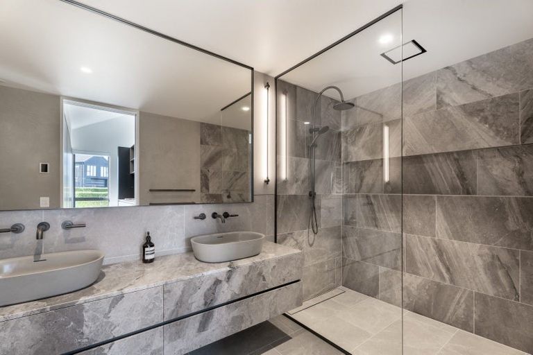 Photo of property in 15 Hackett Road, Jacks Point, Queenstown, 9371