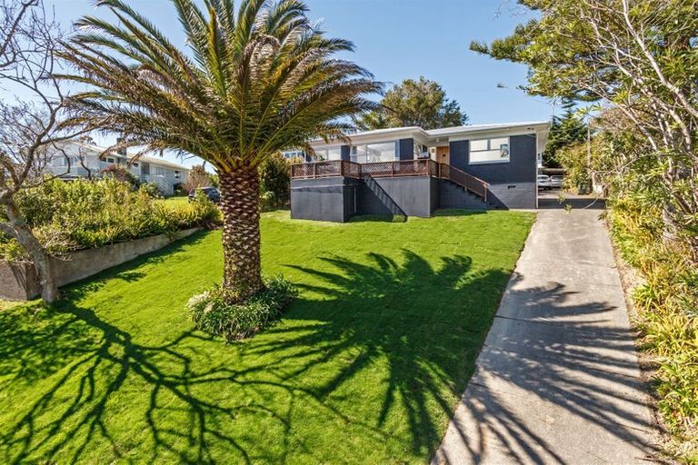 Photo of property in 1/24 William Souter Street, Forrest Hill, Auckland, 0620