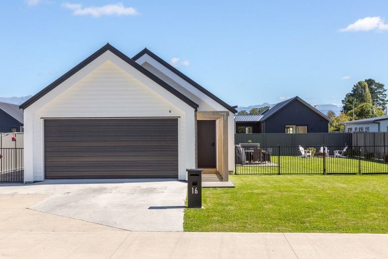 Photo of property in 16 Ross Taylor Lane, Masterton, 5810