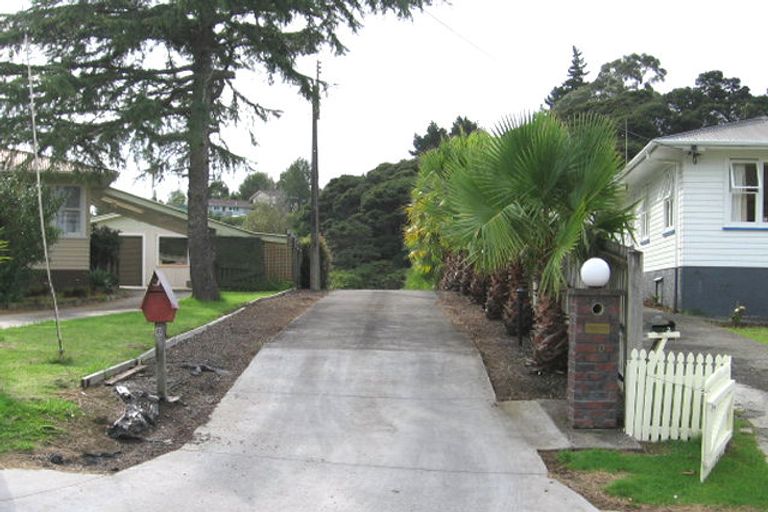 Photo of property in 10 Lowtherhurst Road, Massey, Auckland, 0614