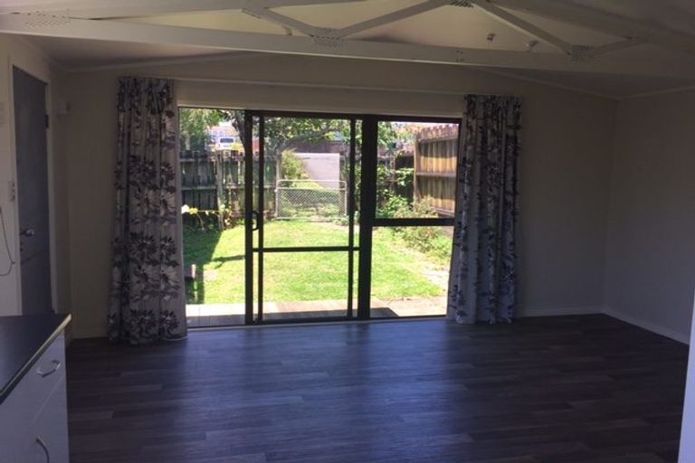 Photo of property in 91 Seymour Road, Sunnyvale, Auckland, 0612