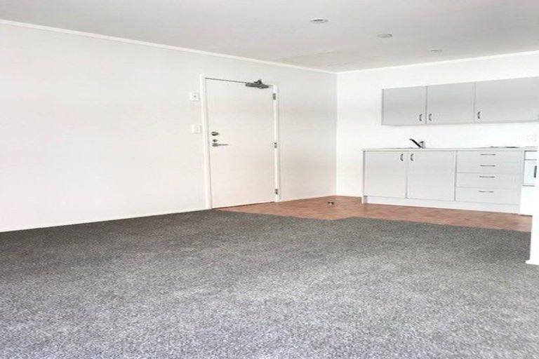 Photo of property in 32b/30 Westward Ho, Glen Eden, Auckland, 0602