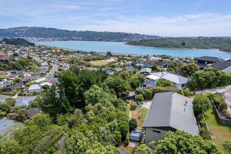 Photo of property in 11 Moray Place, Papakowhai, Porirua, 5024