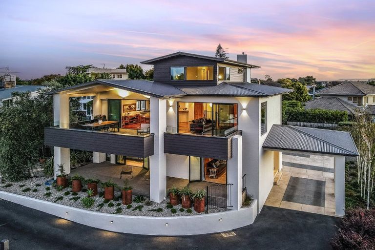 Photo of property in 145 Lake Crescent, Hamilton Lake, Hamilton, 3204