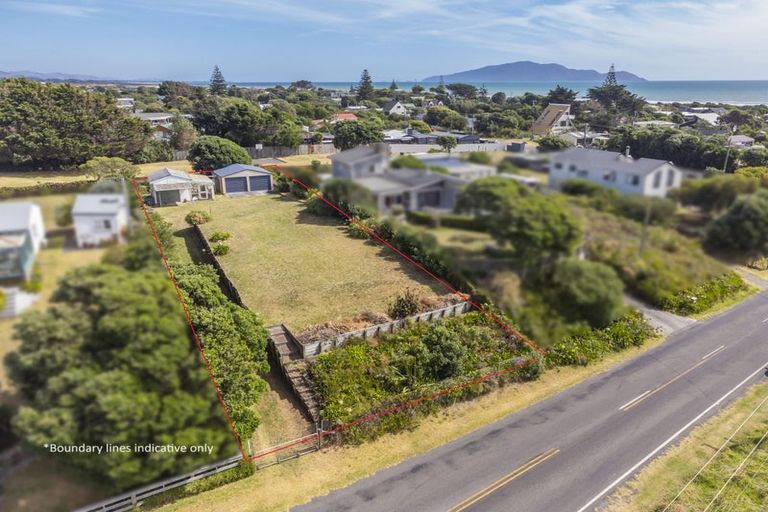 Photo of property in 337 Te Horo Beach Road, Te Horo Beach, Otaki, 5581