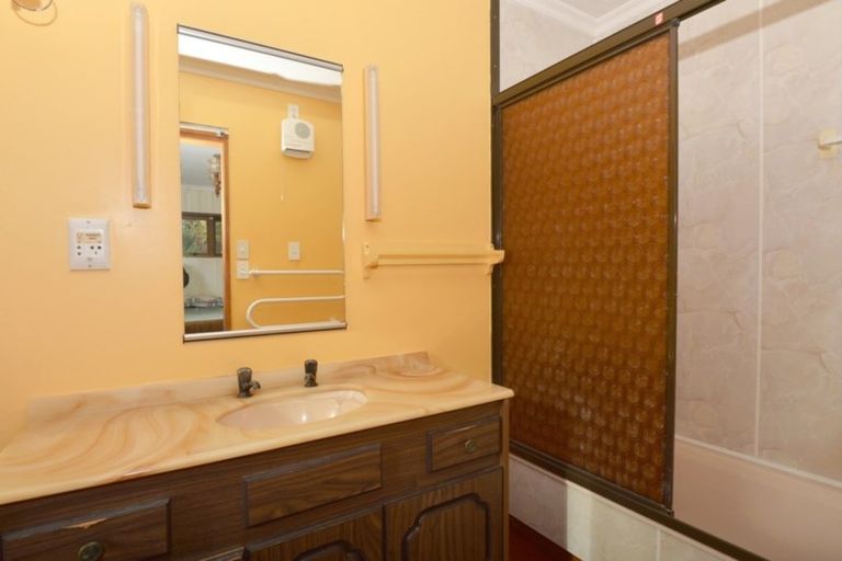 Photo of property in 2047 Ngunguru Road, Ngunguru, Whangarei, 0173