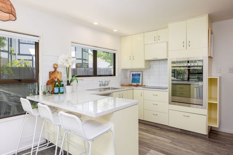 Photo of property in 21 Celia Street, Redcliffs, Christchurch, 8081