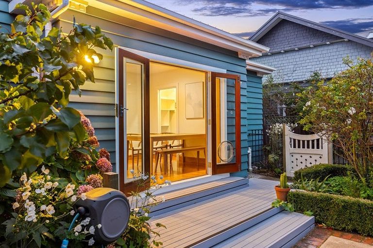 Photo of property in 84 Saint Martins Road, Saint Martins, Christchurch, 8022