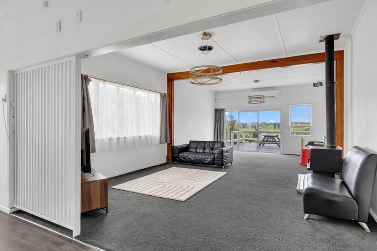 Photo of property in 2 School Road, Tiniroto, Manutuke, 4078