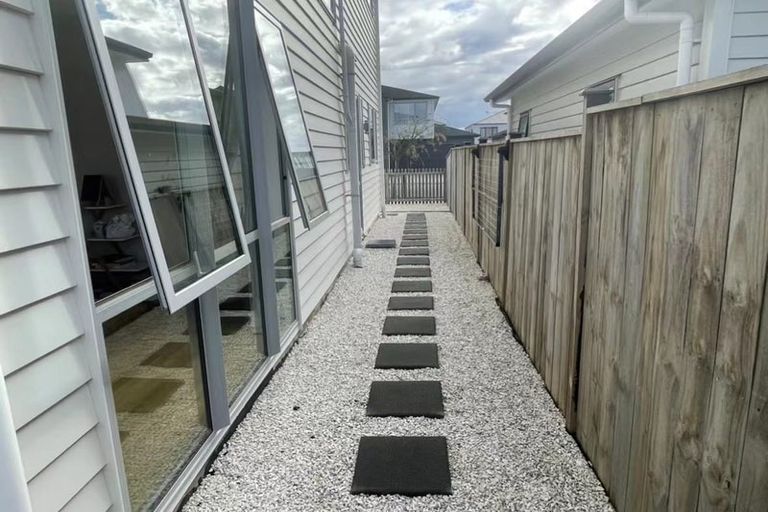 Photo of property in 5 Toanui Road, Hobsonville, Auckland, 0616