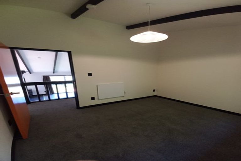 Photo of property in 35 Ticehurst Road, Lyttelton, 8082