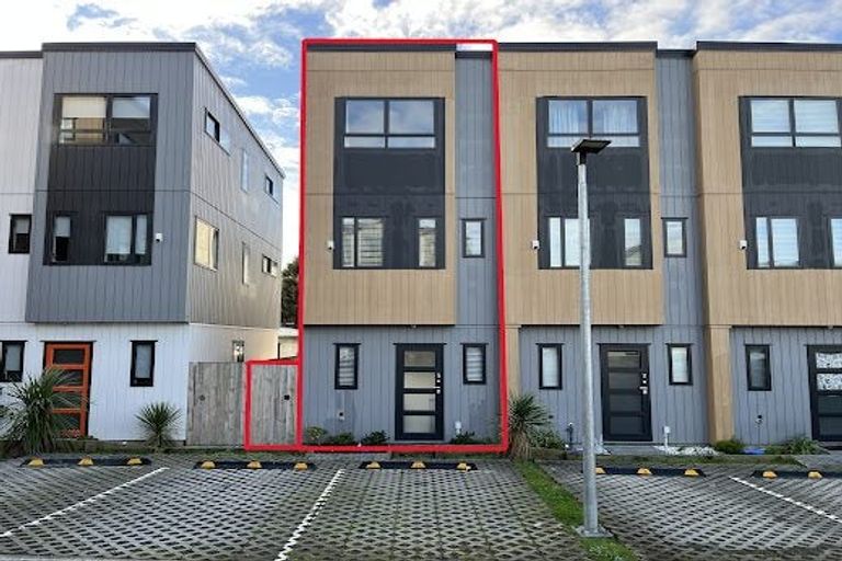 Photo of property in 16/8 Arney Road, Ranui, Auckland, 0612