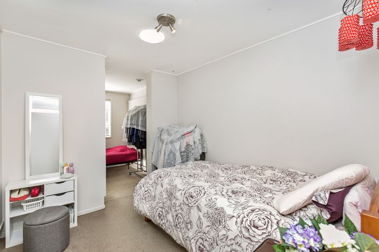 Photo of property in 1/612 Beach Road, Browns Bay, Auckland, 0630