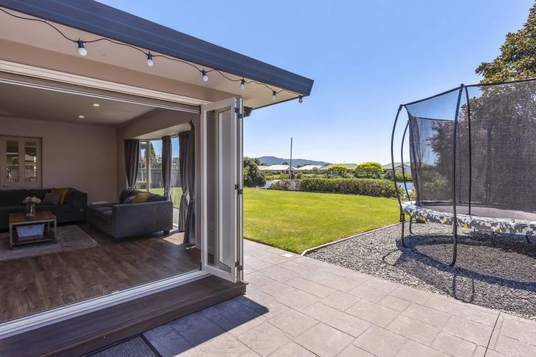 Photo of property in 10 Glen Loch Place, Paraparaumu, 5032