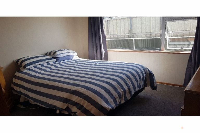 Photo of property in 19 Timaru Road, Waimate, 7924