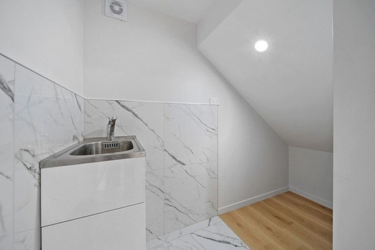 Photo of property in 25 Crawford Avenue, Mangere Bridge, Auckland, 2022