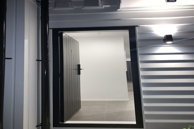 Photo of property in 4/58 Kemp Road, Massey, Auckland, 0614