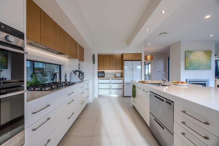 Photo of property in 5 Valley Crescent, Wanaka, 9305