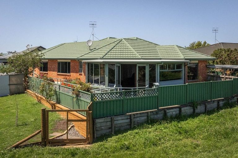 Photo of property in 16 Donegal Place, Katikati, 3129