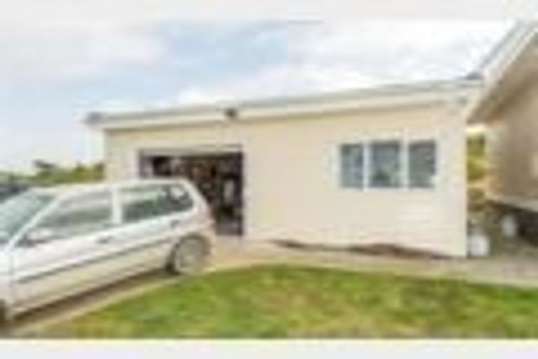 Photo of property in 37 Karewa Street, Castlecliff, Whanganui, 4501