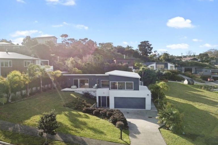 Photo of property in 12 Robertson Street, Raglan, 3225