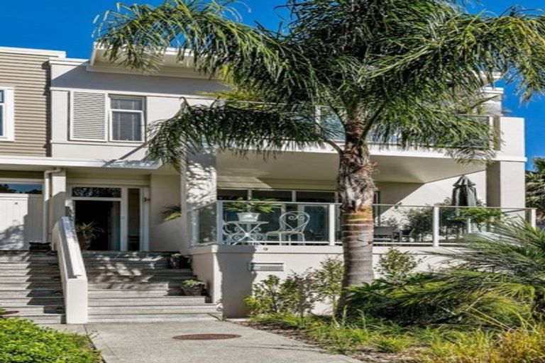 Photo of property in 9 Eaves Bush Parade, Orewa, 0931