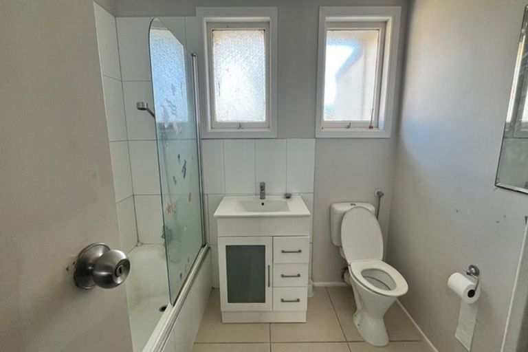 Photo of property in 43 Sandbrook Avenue, Otara, Auckland, 2023