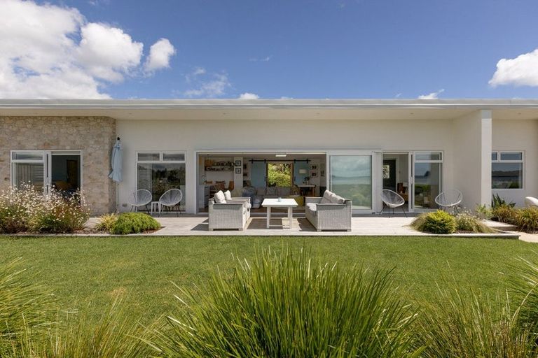 Photo of property in 10 Josephine Place, Omokoroa, 3114