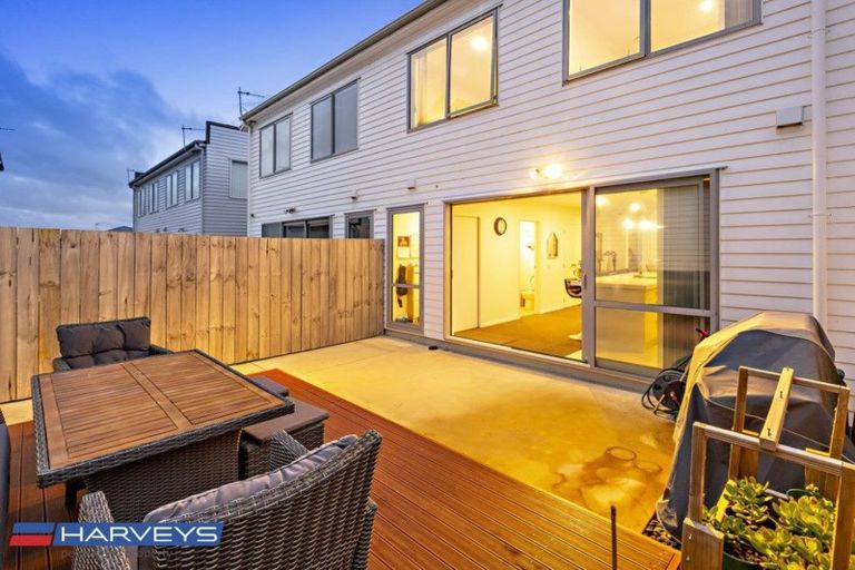 Photo of property in 33 Hollowout Street, Takanini, 2112