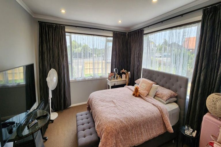 Photo of property in 103 Mangorei Road, Merrilands, New Plymouth, 4312