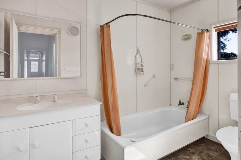 Photo of property in 6 Atea Place, Hawera, 4610