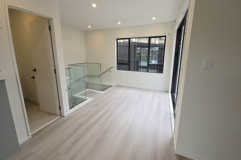 Photo of property in 3/236 Albany Highway, Schnapper Rock, Auckland, 0632