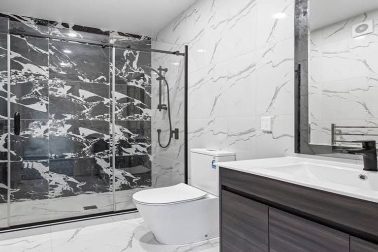 Photo of property in 165b Waimumu Road, Massey, Auckland, 0614