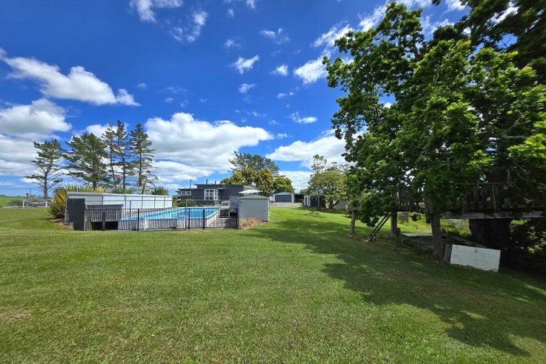 Photo of property in Ex Ararua Primary School, 1823 Ararua Road, Ararua, Matakohe, 0594