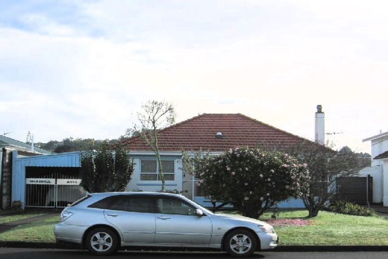 Photo of property in 11 Radcliffe Street, Kensington, Whangarei, 0112