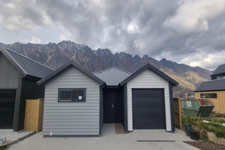 Photo of property in 19 Friesian Close, Jacks Point, 9371