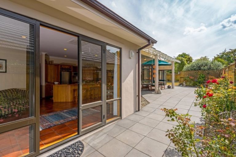 Photo of property in 2 Heritage Place, Terrace End, Palmerston North, 4410