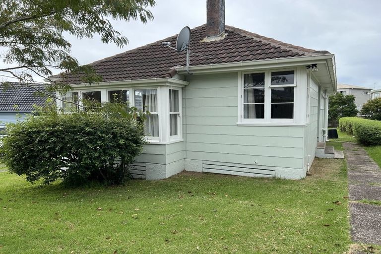 Photo of property in 105 Lake Road, Northcote, Auckland, 0627