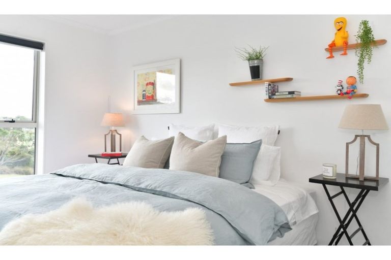 Photo of property in 2 Couldrey Crescent, Red Beach, 0932