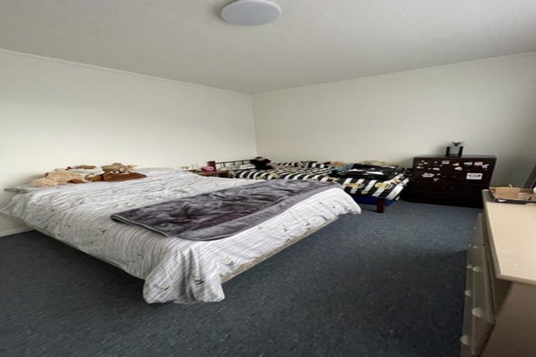 Photo of property in 2/29 Priscilla Crescent, Kingston, Wellington, 6021