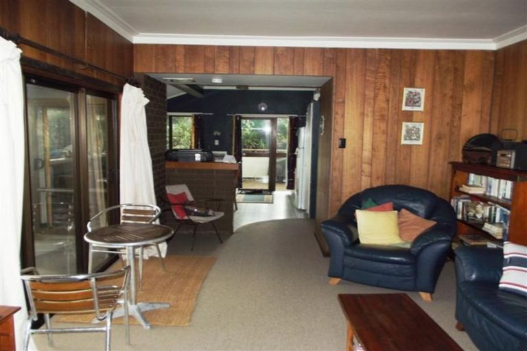 Photo of property in 1 Wairau Road, Oakura, 4314