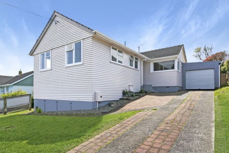 Photo of property in 90 Cook Street, Marfell, New Plymouth, 4310