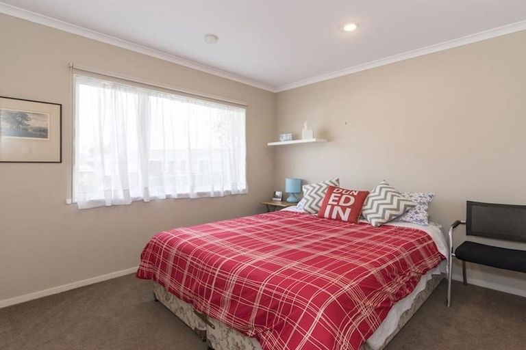 Photo of property in 13a Poto Street, Te Atatu South, Auckland, 0610