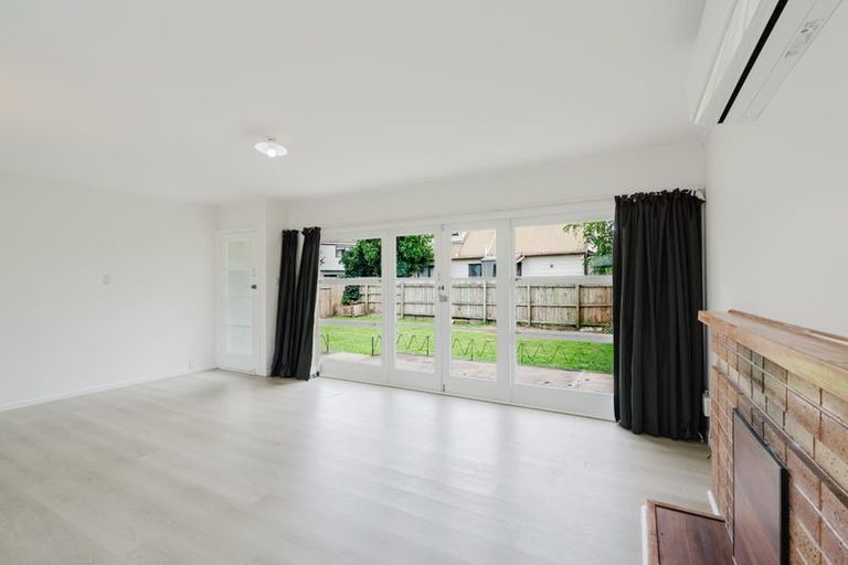 Photo of property in 18 Brocas Avenue, Hillcrest, Hamilton, 3216