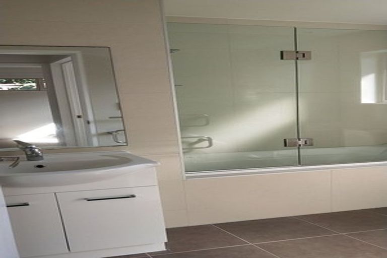 Photo of property in 11 Ellen Avenue, Hillcrest, Auckland, 0627