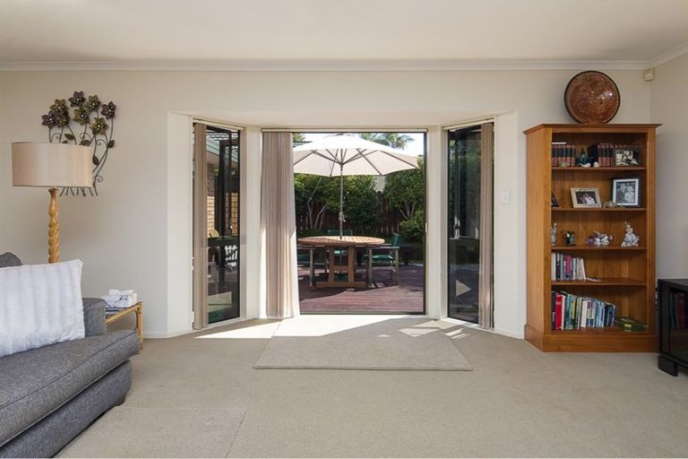 Photo of property in 13 Tom Keven Way, Pukekohe, 2120