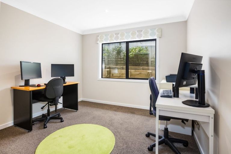 Photo of property in 14a Kaimai Place, Aotea, Porirua, 5024